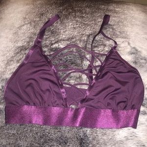 NEW TILLY’S silky bralette